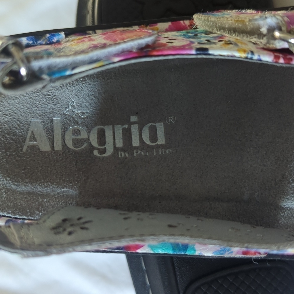 Algeria Jemma Perennial Women's size 39 shoes. Gently used. Excellent condition. - Picture 9 of 9